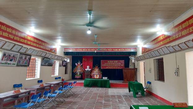 Có thể là hình ảnh về trong nhà